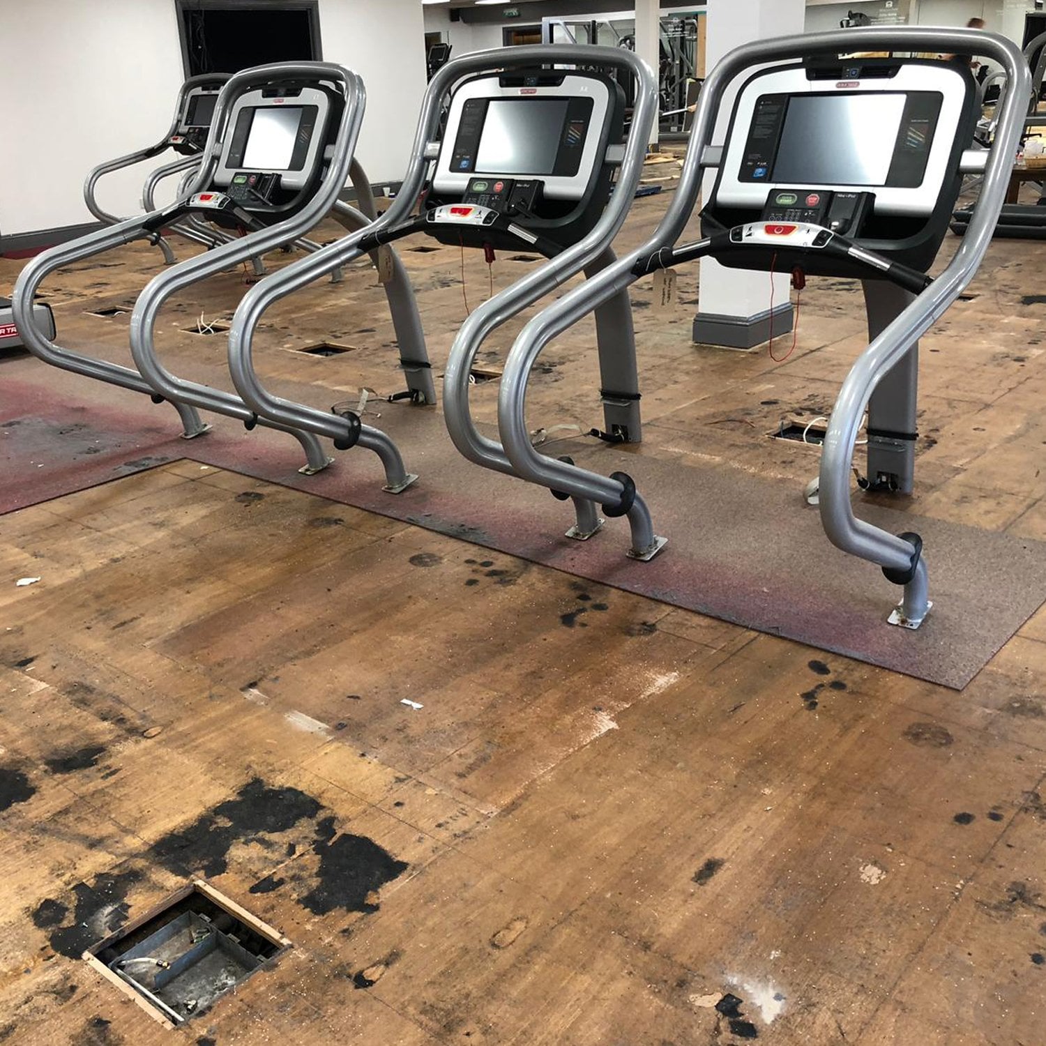 FitKit UK Marriott Worsley Gym Installation on behalf of Life Fitness