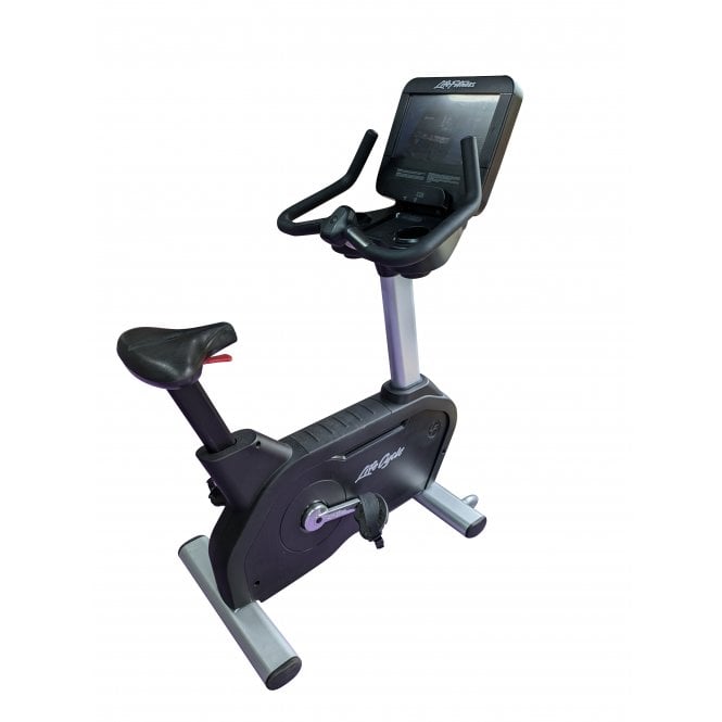 Life Fitness Integrity Series S Upright Bike with Discover SE3HD Console